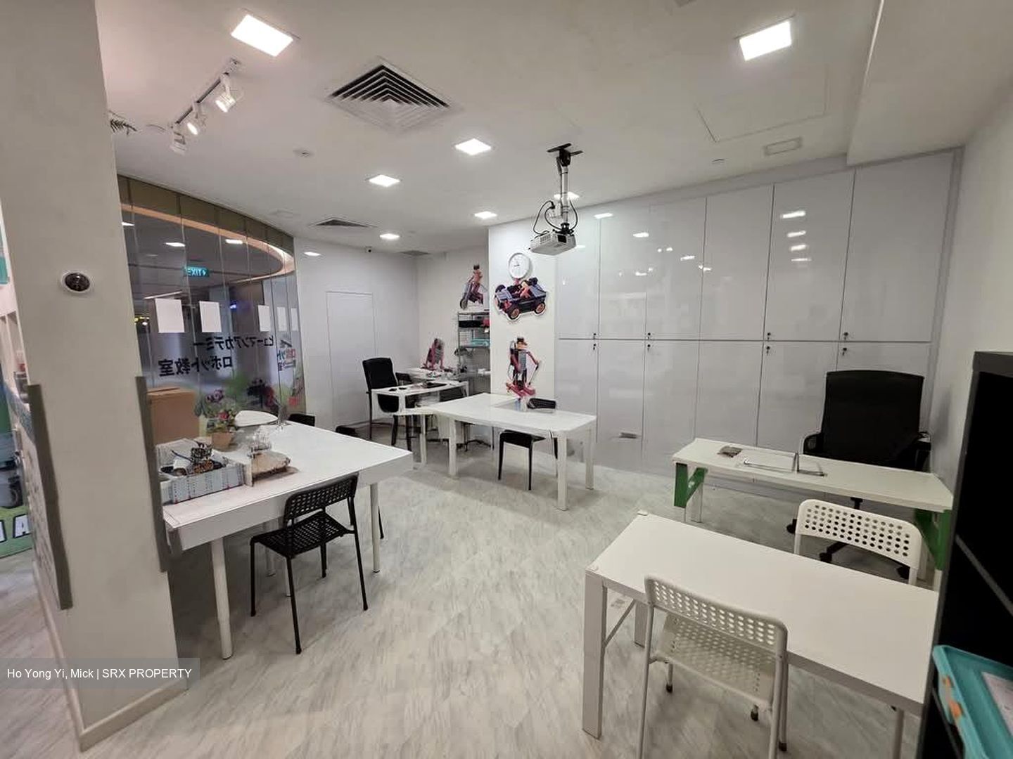 111 Somerset (D9), Retail #552505151